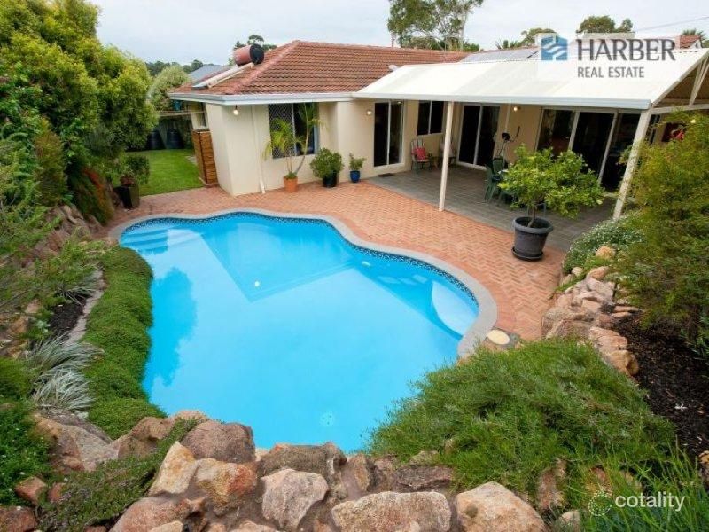 15 St Andrews Way, Duncraig, WA 6023