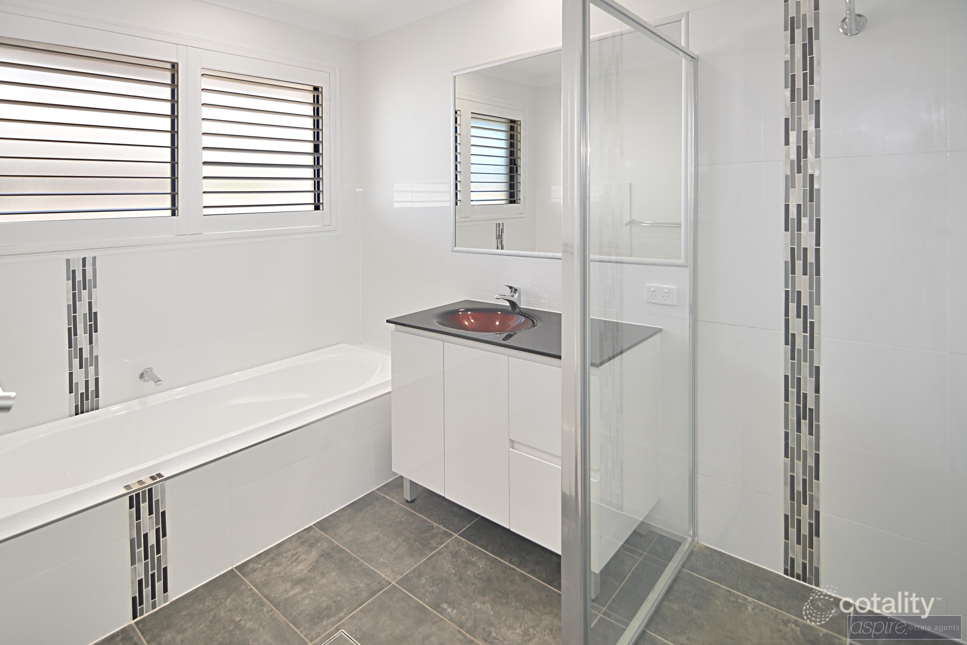 15 Grebe Cres, Bli Bli, QLD 4560