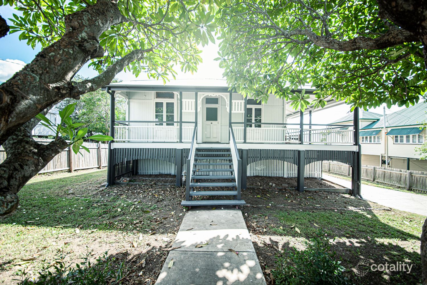 14 Blackstone Rd, Newtown, QLD 4305