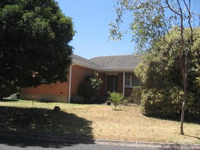 2 Hampshire Cres, Valley View, SA 5093