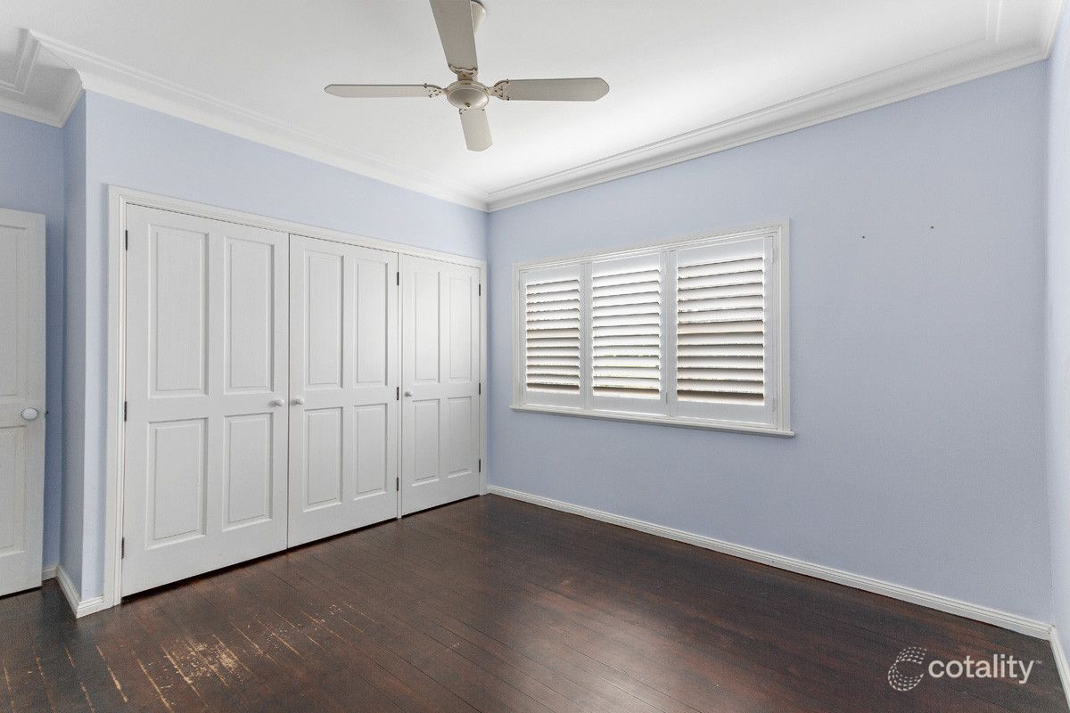 2 Glencoe Ave, Wyoming, NSW 2250