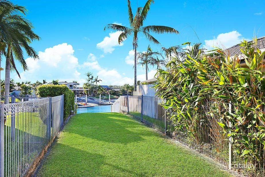 27 Carrothool Pl, Mooloolaba, QLD 4557