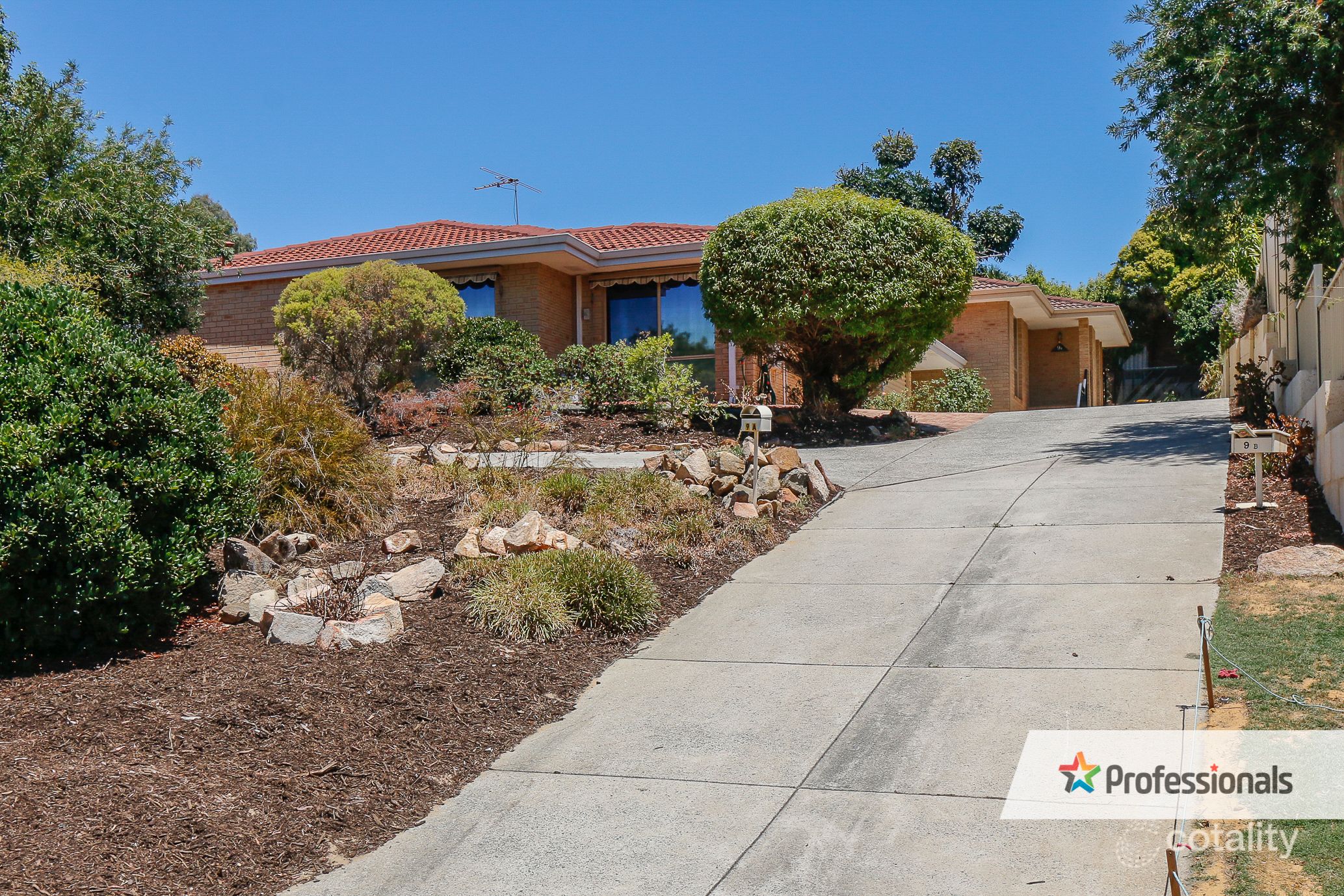 9a Brompton Pl, Alexander Heights, WA 6064