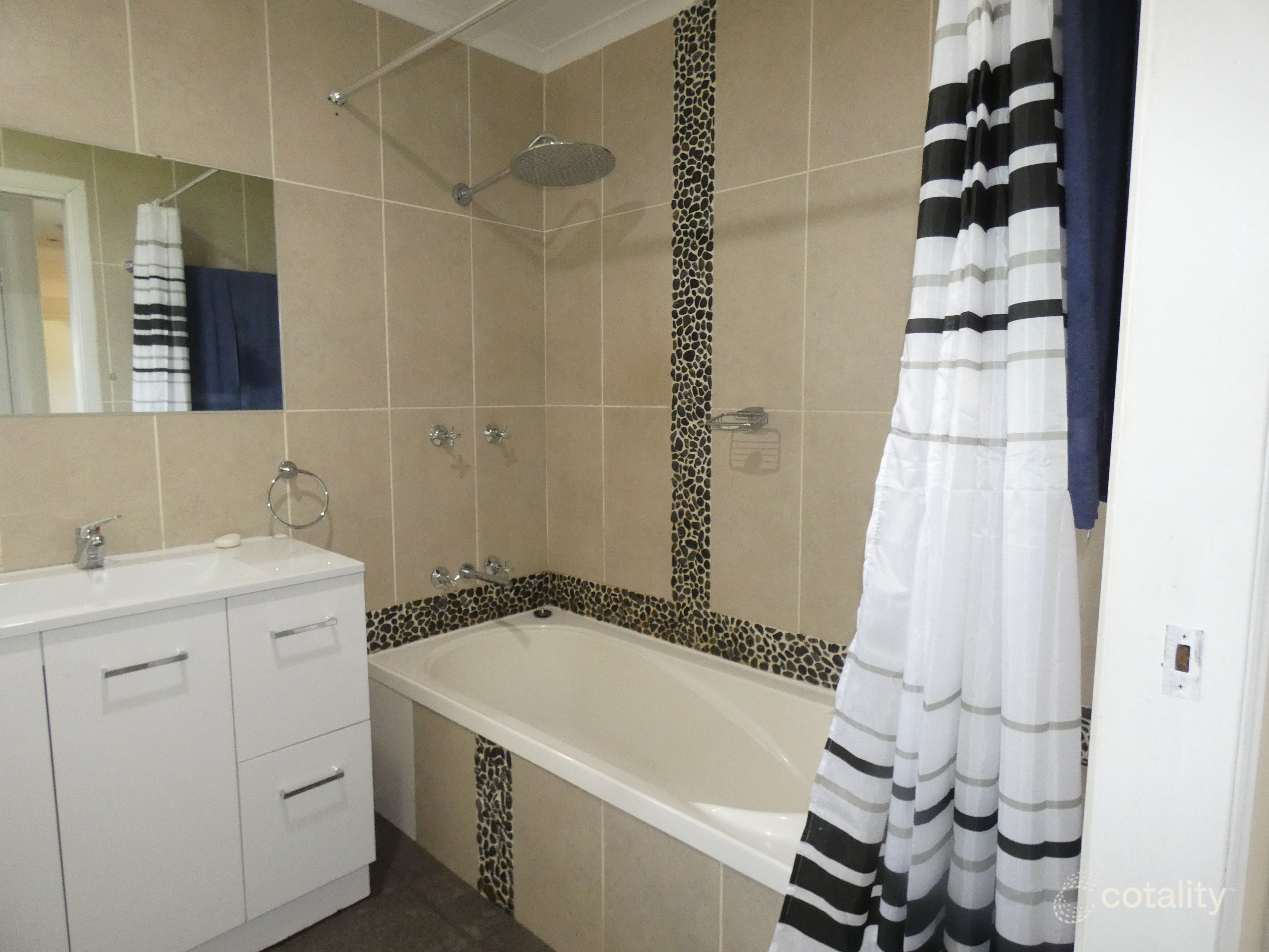 5-7 Burton Cl, White Rock, QLD 4868