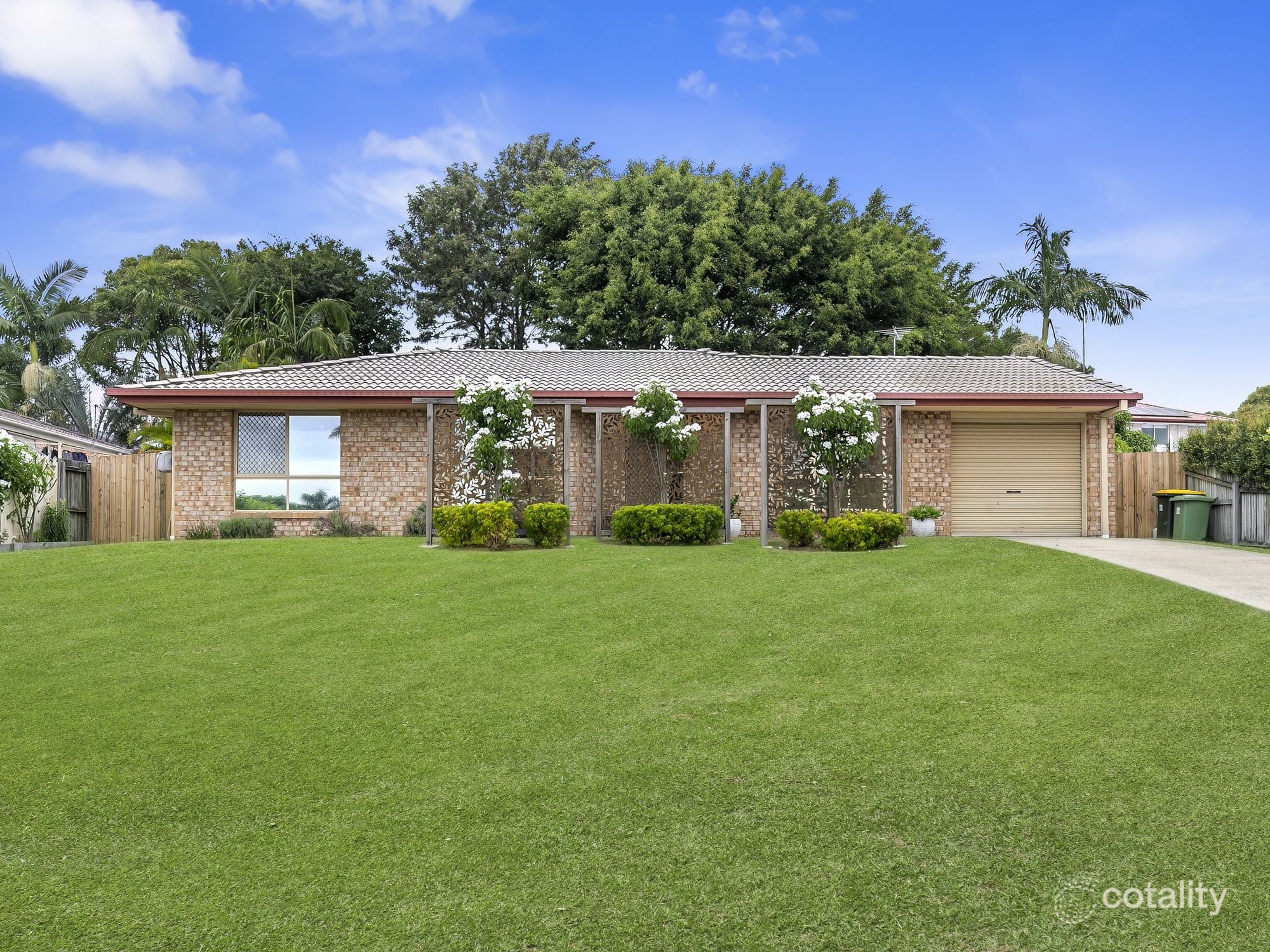 145 Bestmann Rd E, Sandstone Point, QLD 4511