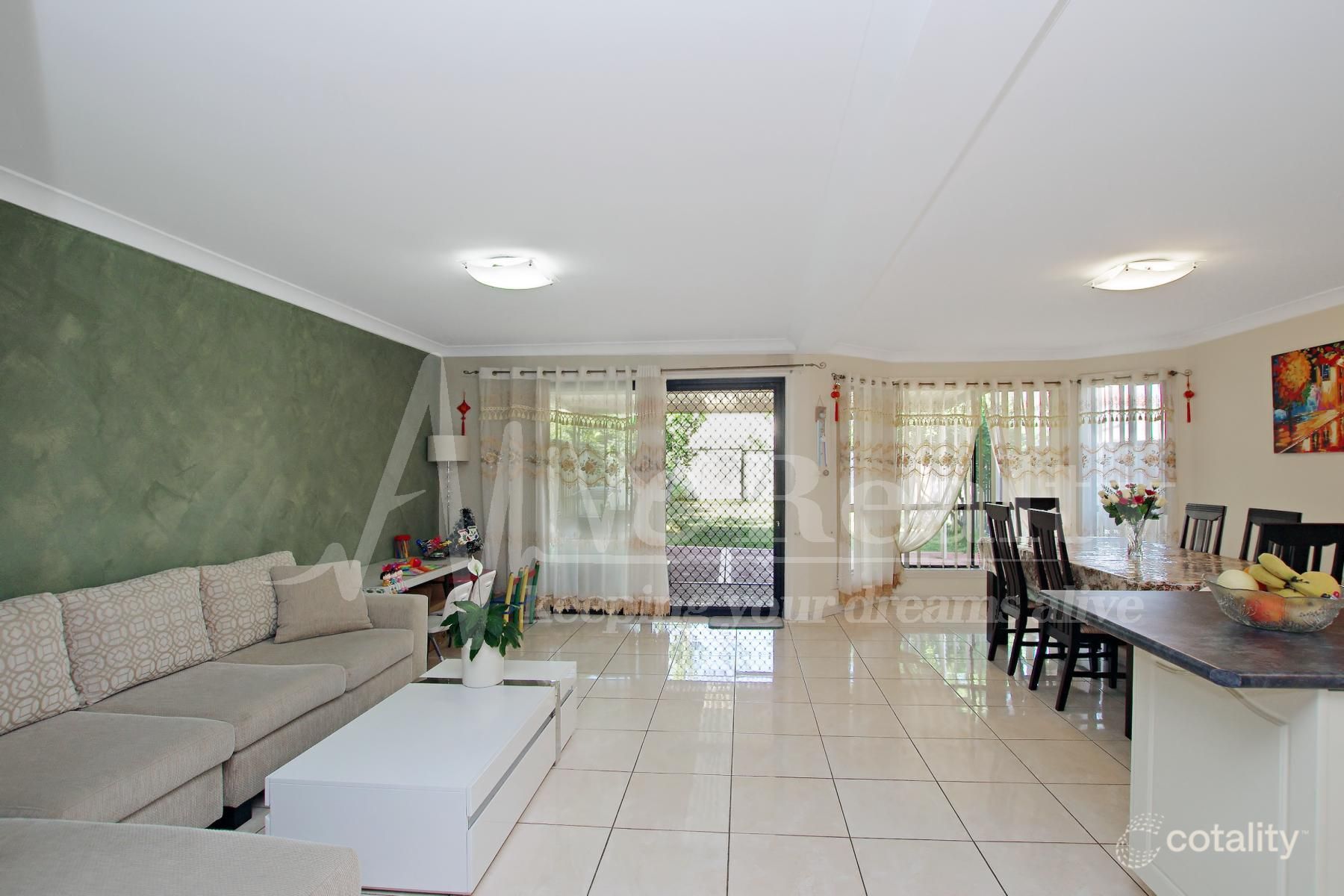 14 Bracher St, East Hills, NSW 2213