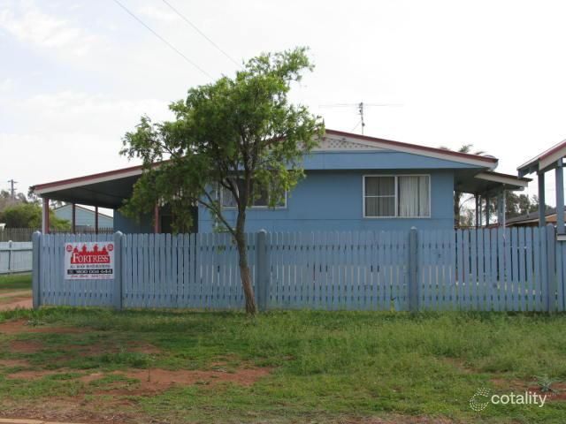 5 Cecil St, Oakey, QLD 4401