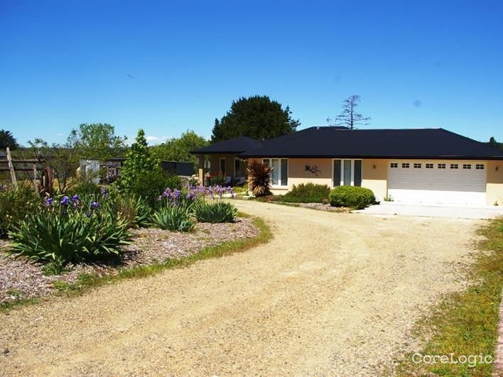 6 Plane Ave, Uralla, NSW 2358