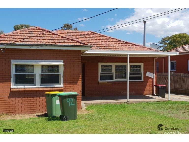 92 Old Kent Rd, Mount Lewis, NSW 2190
