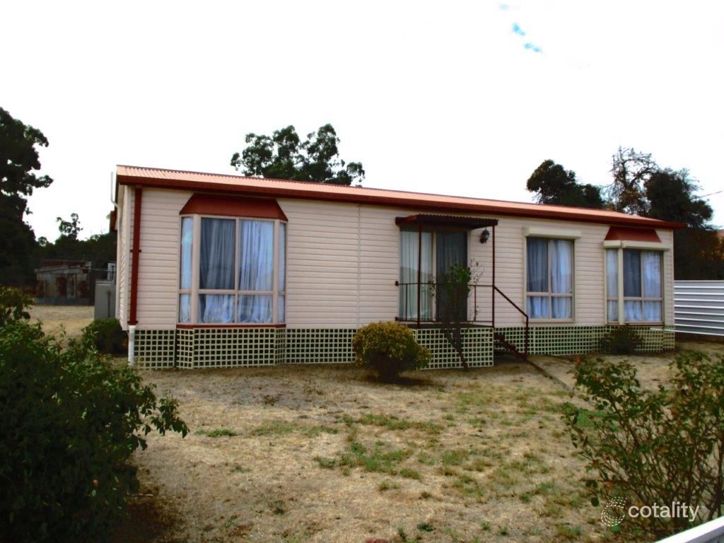 8 Grant St, St Arnaud, VIC 3478