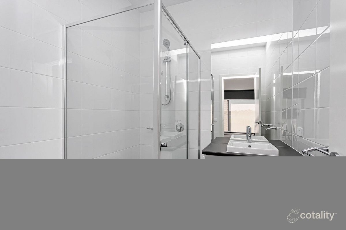 111 Troubridge Dr, West Lakes, SA 5021