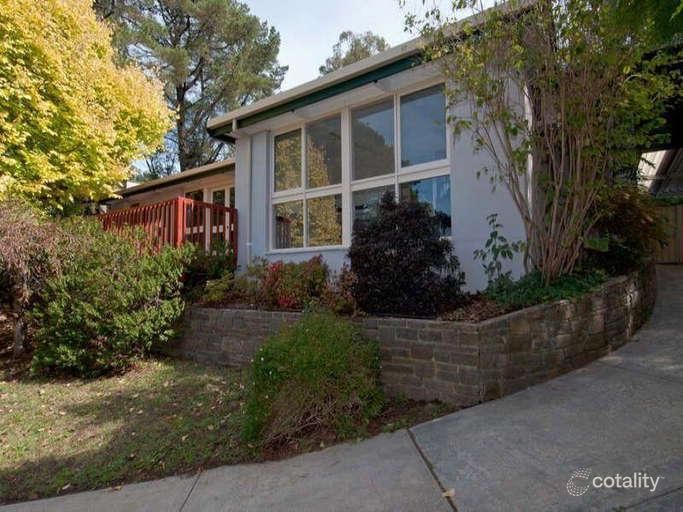 16 Oliver St, Crafers, SA 5152