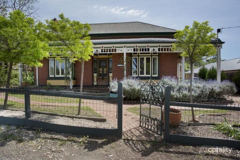 64 Marong Rd, West Bendigo, VIC 3550