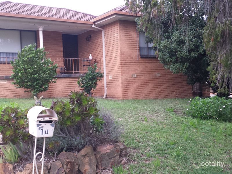 10 Banks Ave, Kooringal, NSW 2650