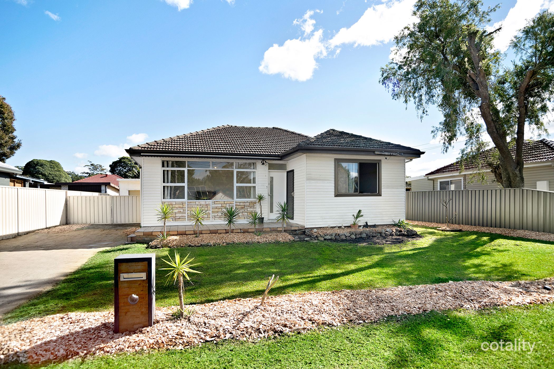 10 Lakelands Dr, Dapto, NSW 2530