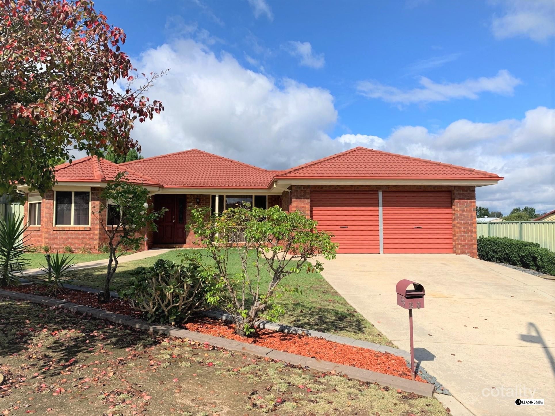 33 Honeysuckle St, Thurgoona, NSW 2640