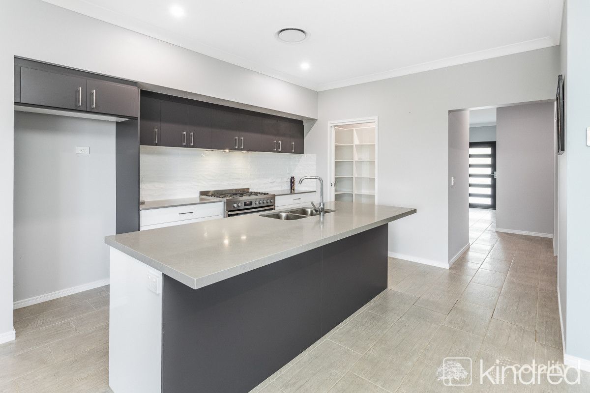 5 Voyage St, Newport, QLD 4020