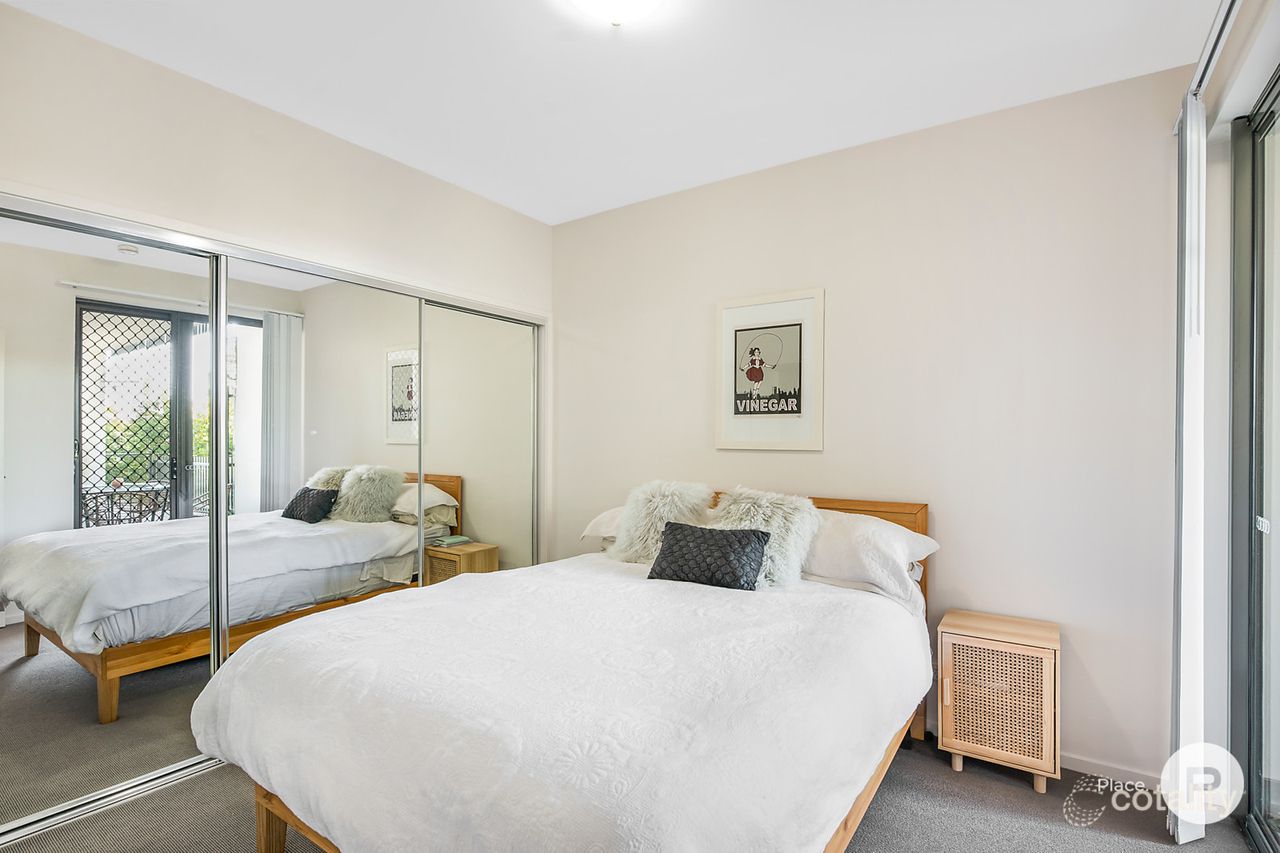 2/15 Lytton Rd, Bulimba, QLD 4171