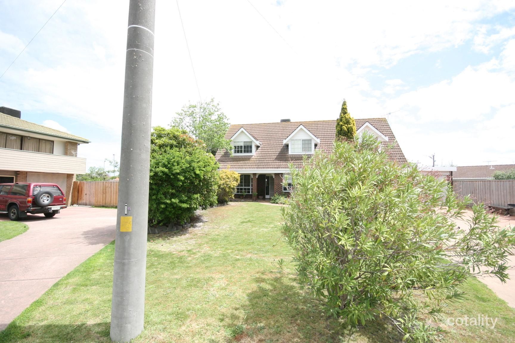 4 Reston Ct, Highton, VIC 3216