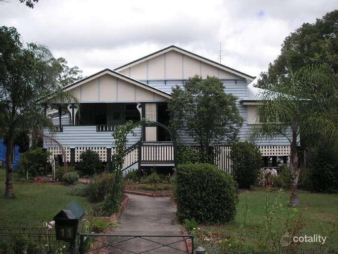 11 Creek St, Crows Nest, QLD 4355