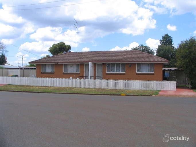 10 Whitefriars, Rockville, QLD 4350