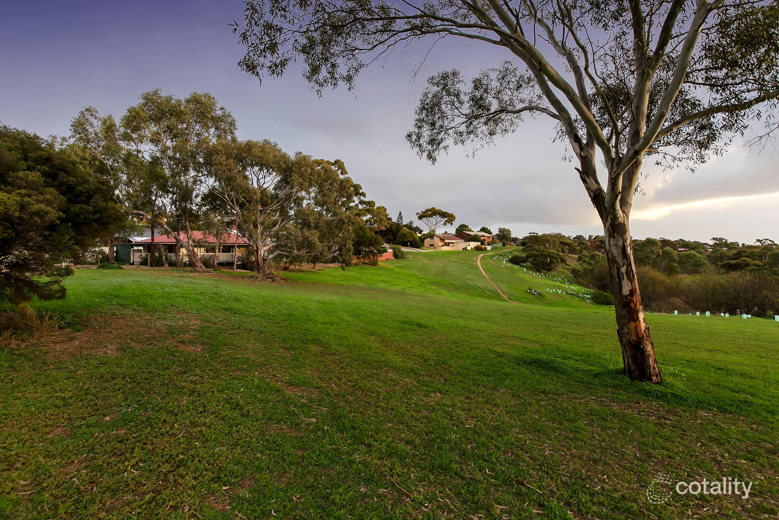 18 Owen Ct, Christie Downs, SA 5164