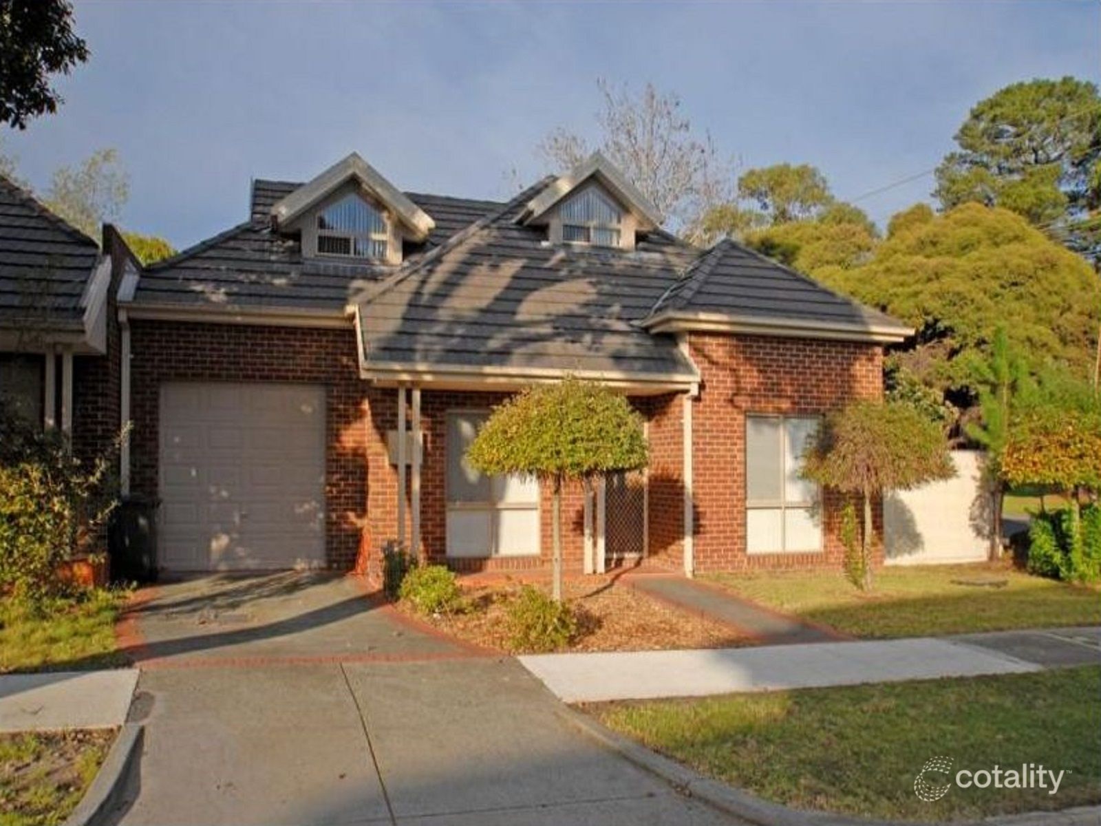 1/2 Harris Cres, Glen Waverley, VIC 3150