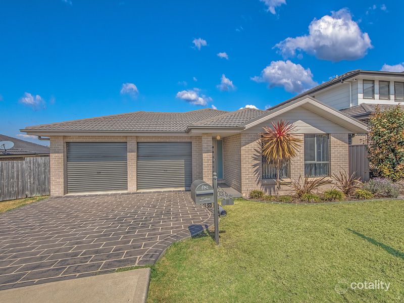 8 Logonia Cres, Mount Annan, NSW 2567