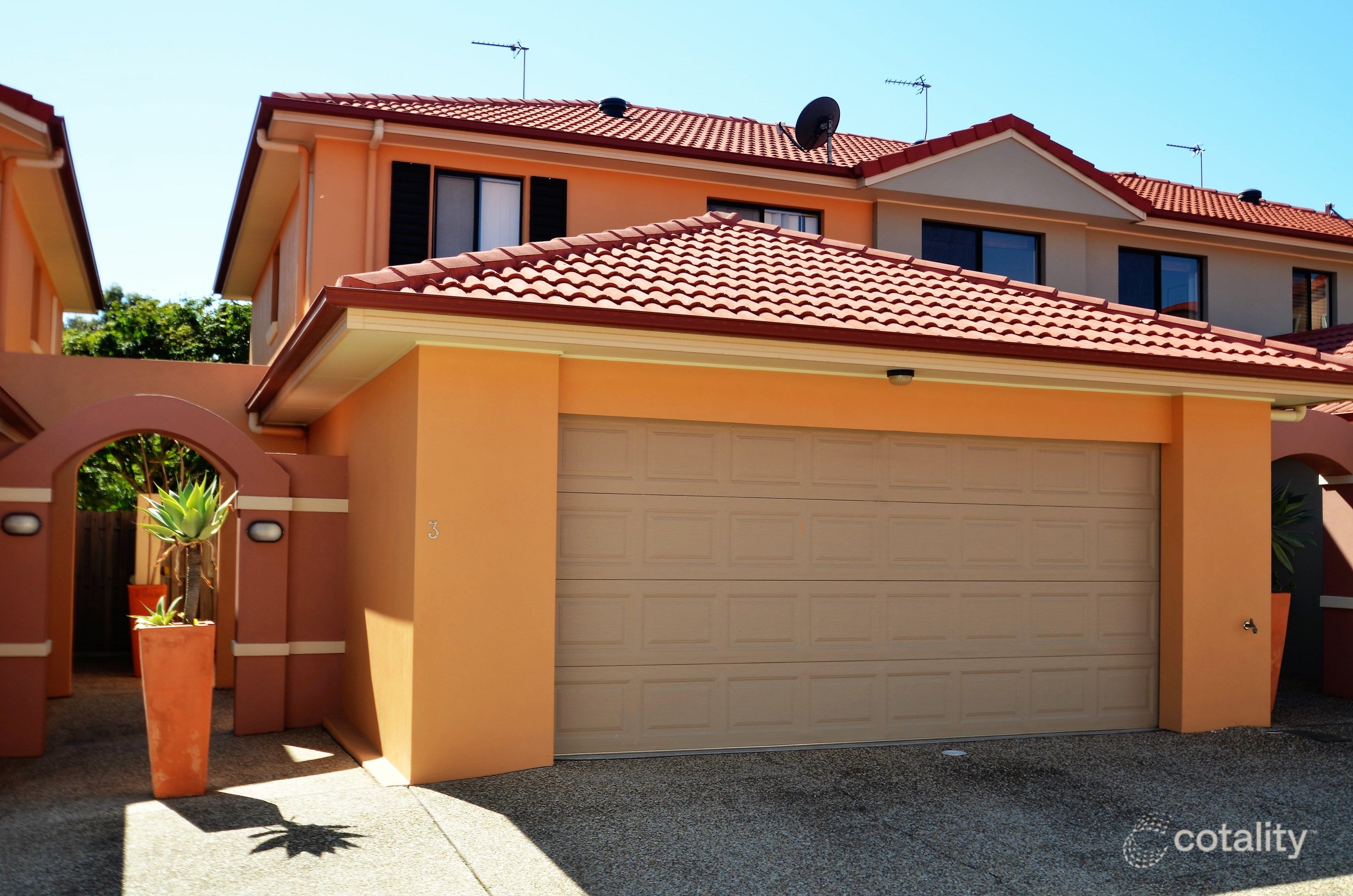 3/2 Geraldton Dr, Varsity Lakes, QLD 4227