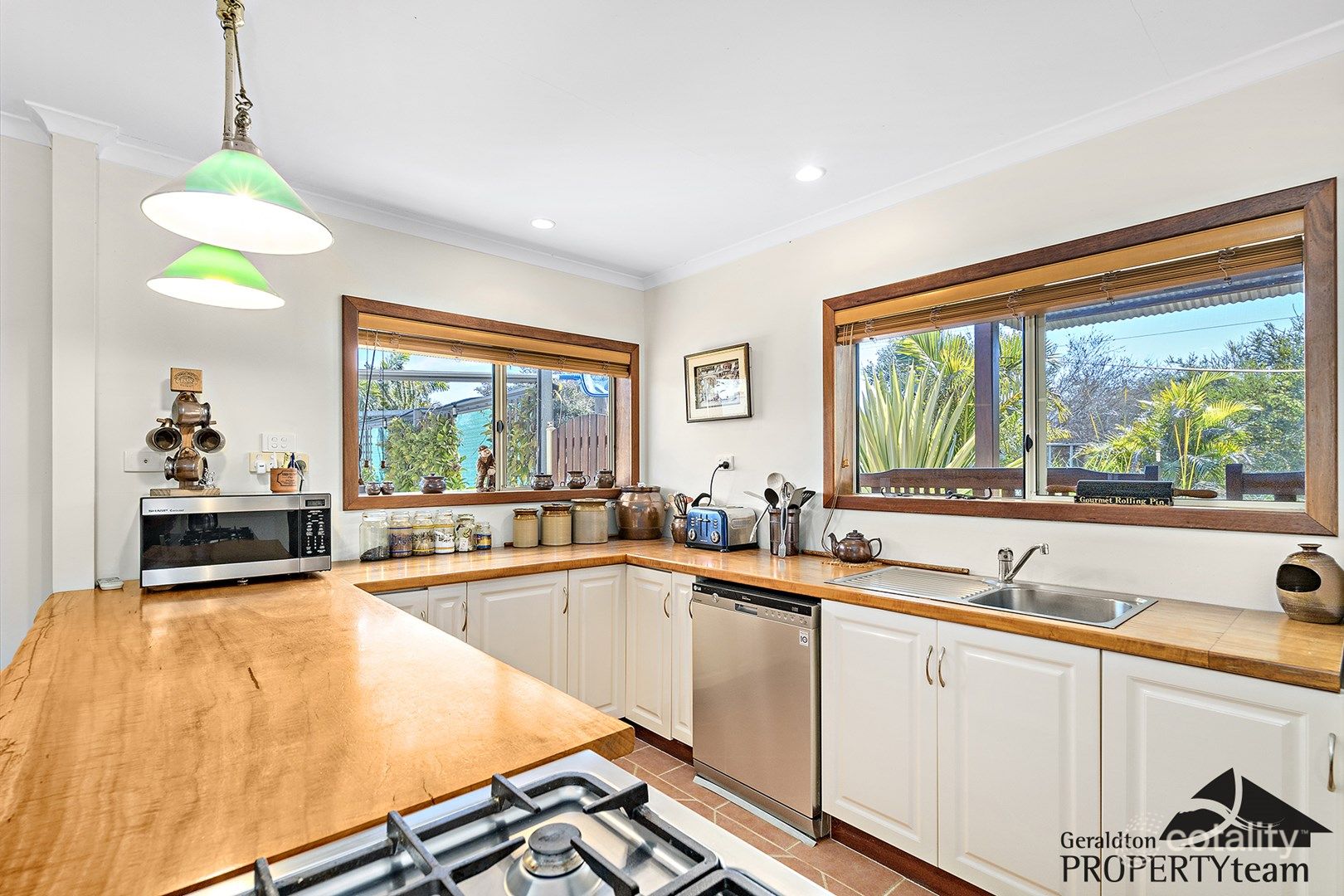 6 Peppin Pl, Deepdale, WA 6532