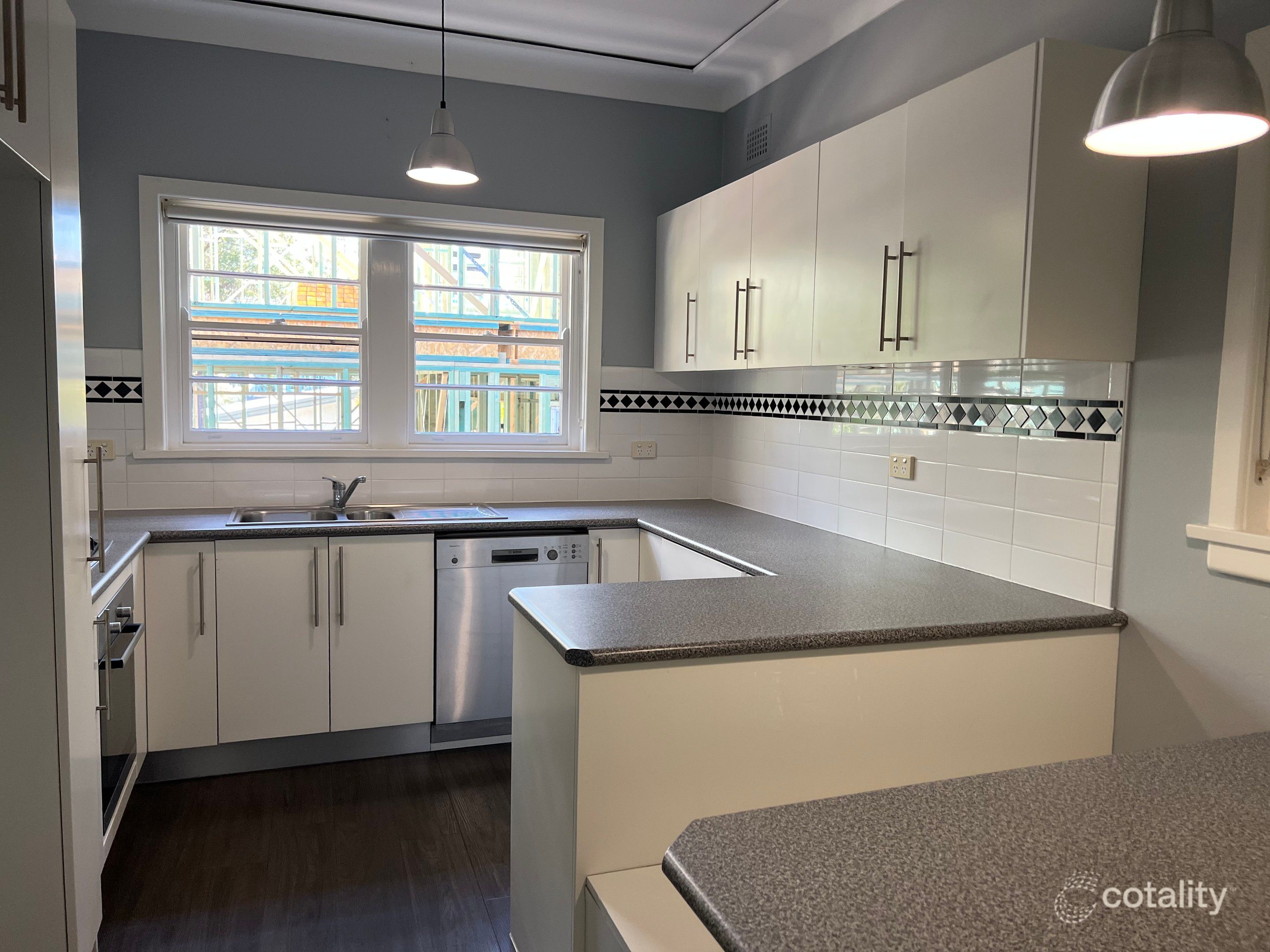 33 Lofberg Rd, West Pymble, NSW 2073