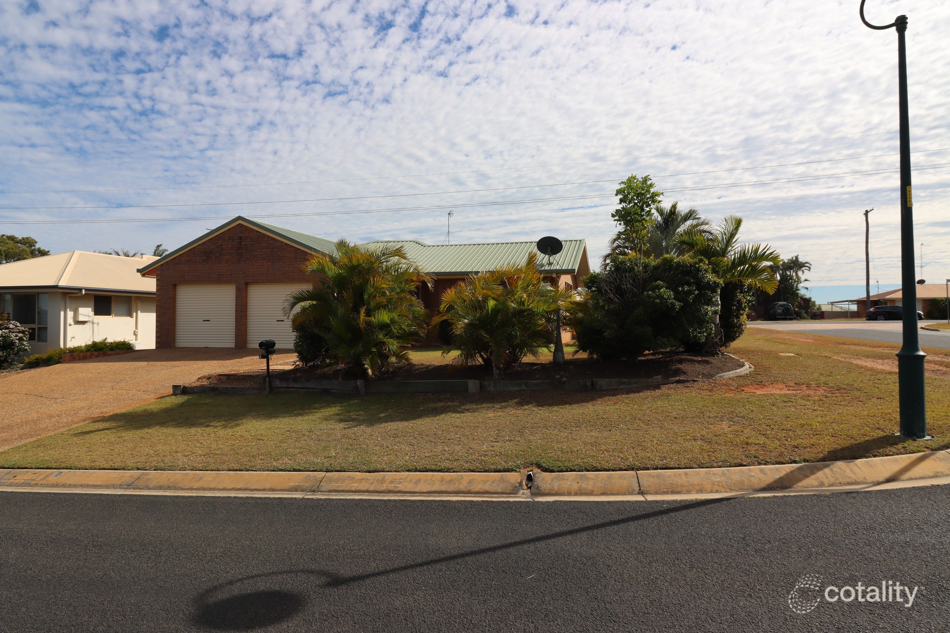 2 Waratah Dr, Avoca, QLD 4670