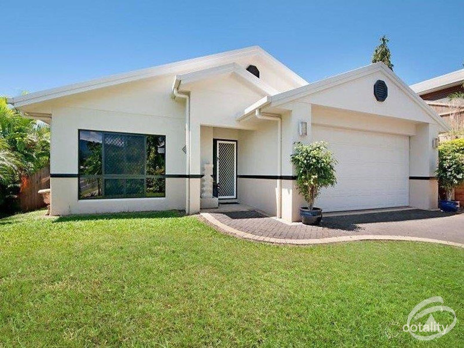 1 Eleanor Cl, Mooroobool, QLD 4870