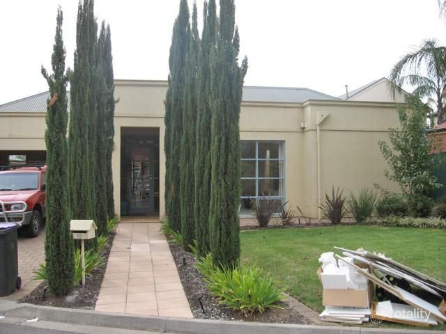 10 Bradman Ct, Kensington Park, SA 5068