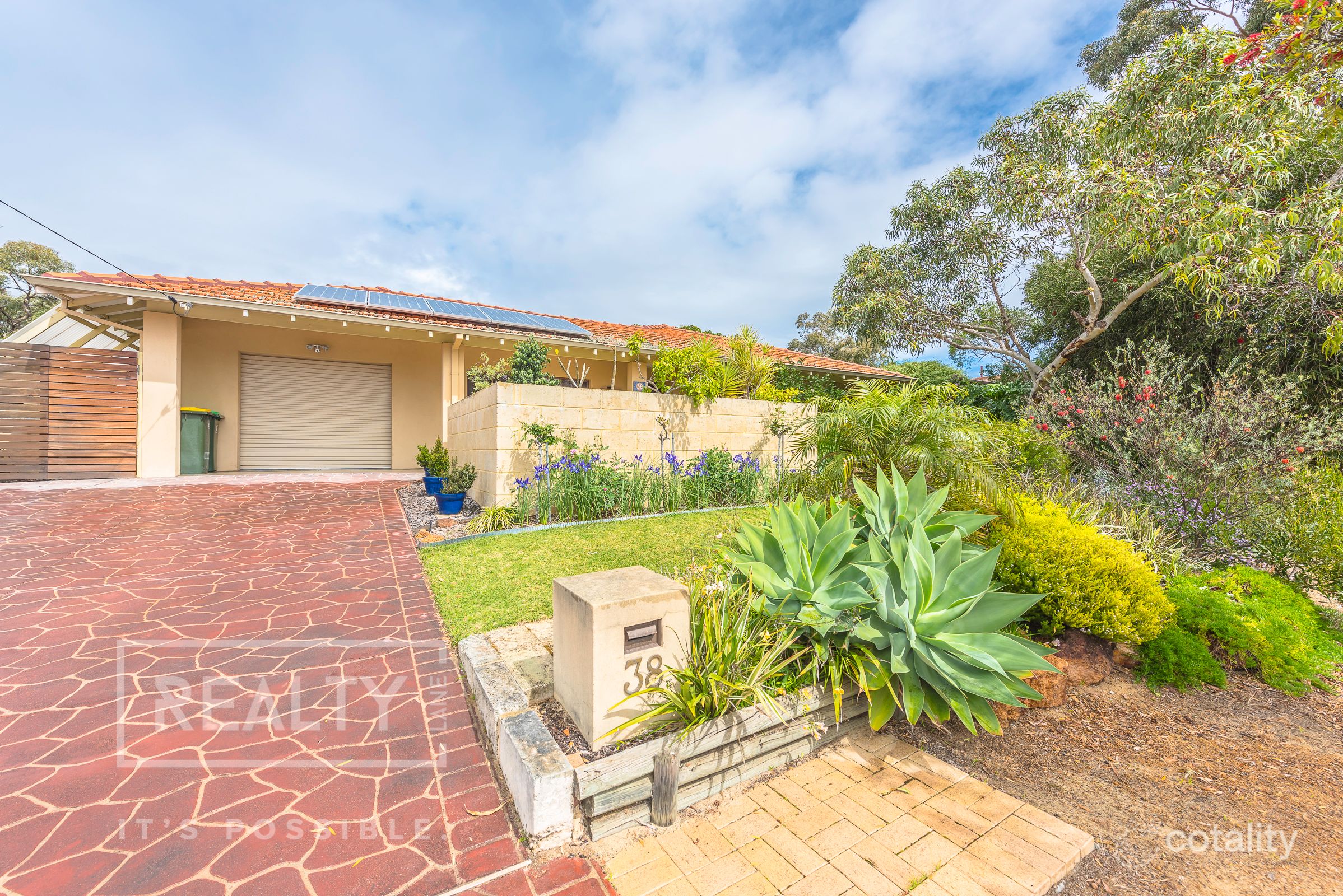 38 Dutton Cres, Hamersley, WA 6022