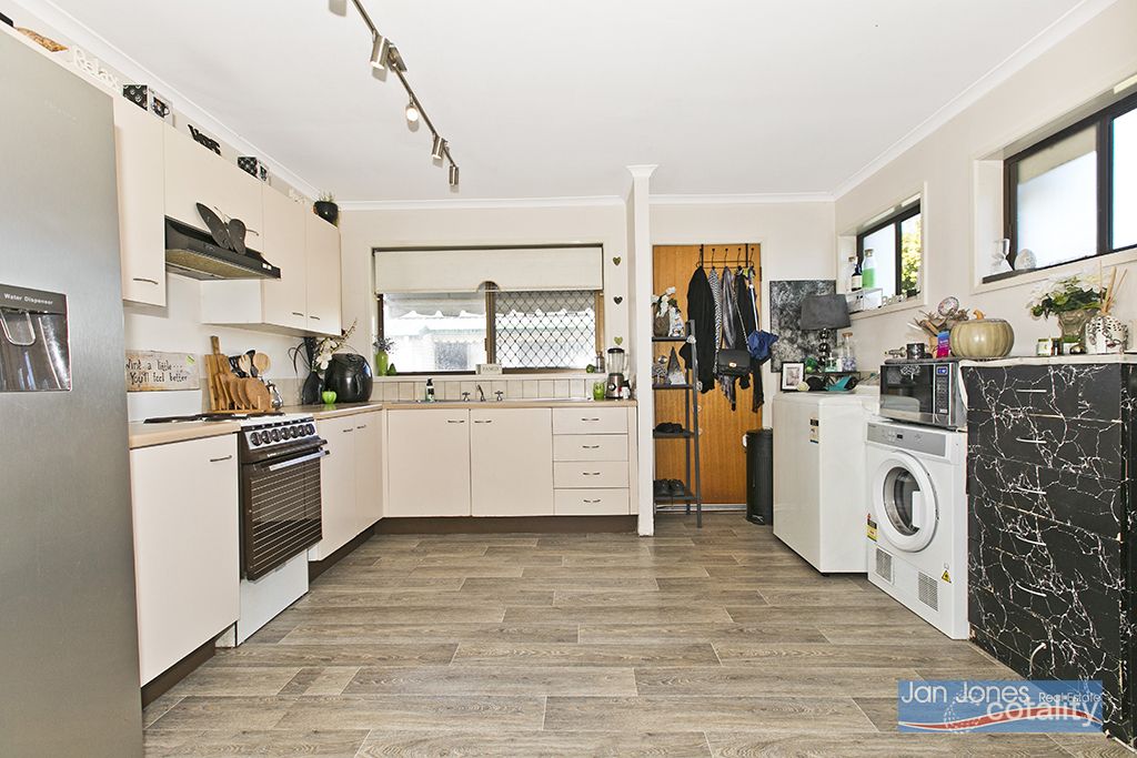 3/2 Drambuie Ct, Kippa-Ring, QLD 4021