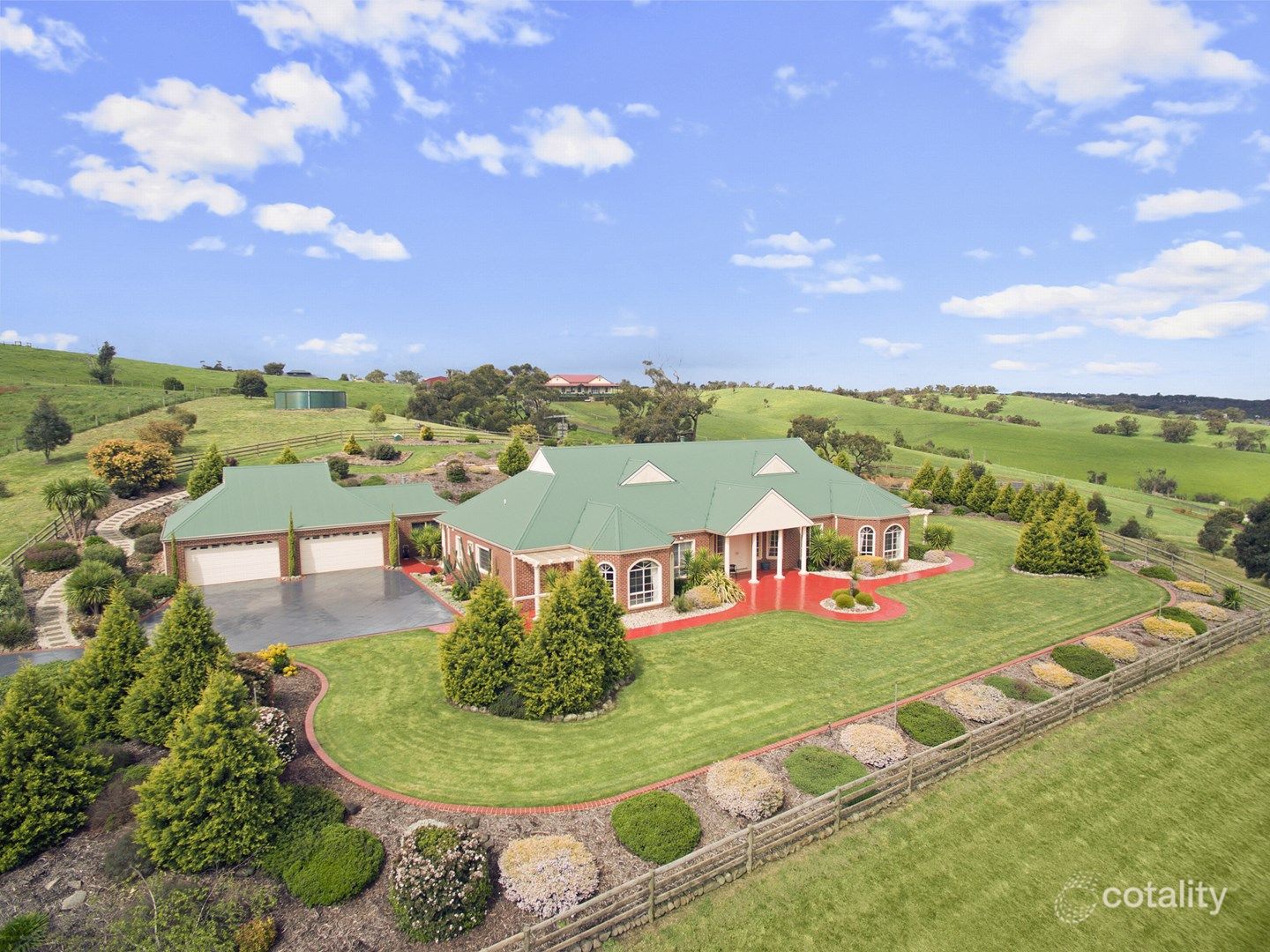 2 Cochrane Ct, Wandong, VIC 3758