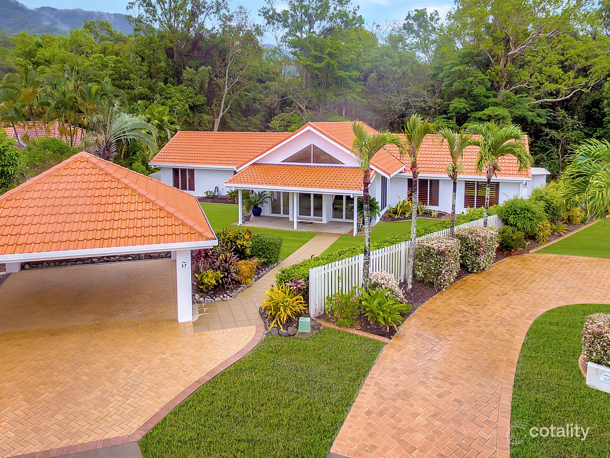 37 Stream Ave, Kewarra Beach, QLD 4879