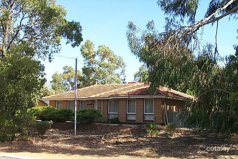 8 Kathleen Rd, Lesmurdie, WA 6076