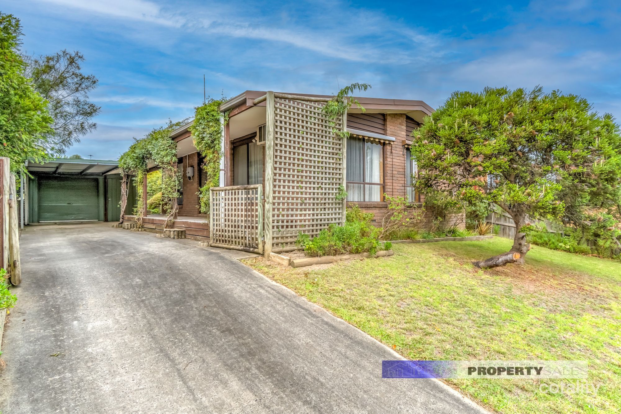 26 Dinwoodie Dr, Newborough, VIC 3825