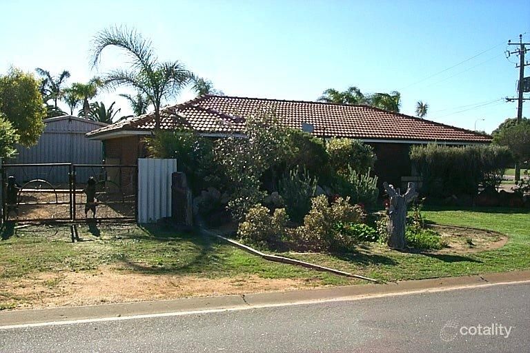 2 Batavia Pl, Mahomets Flats, WA 6530