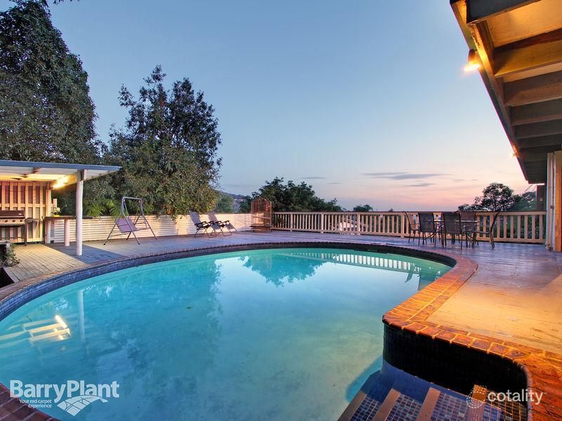 38 Mont Albert Rd, Ferntree Gully, VIC 3156