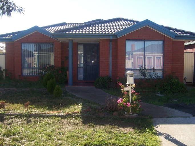 6 Lachlan Cres, Roxburgh Park, VIC 3064