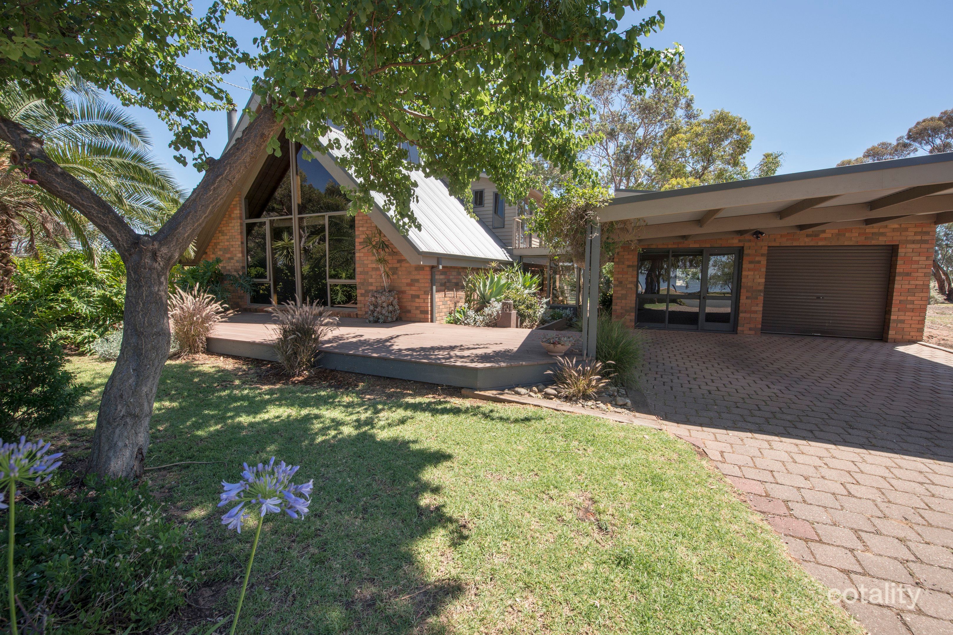 327 Lakeside Dr, Lake Boga, VIC 3584