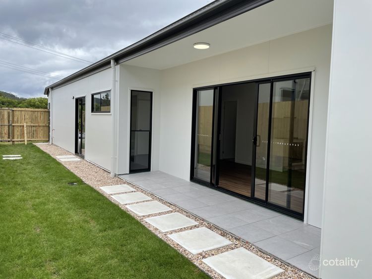 2/37 Fairmeadow Rd, Nambour, QLD 4560