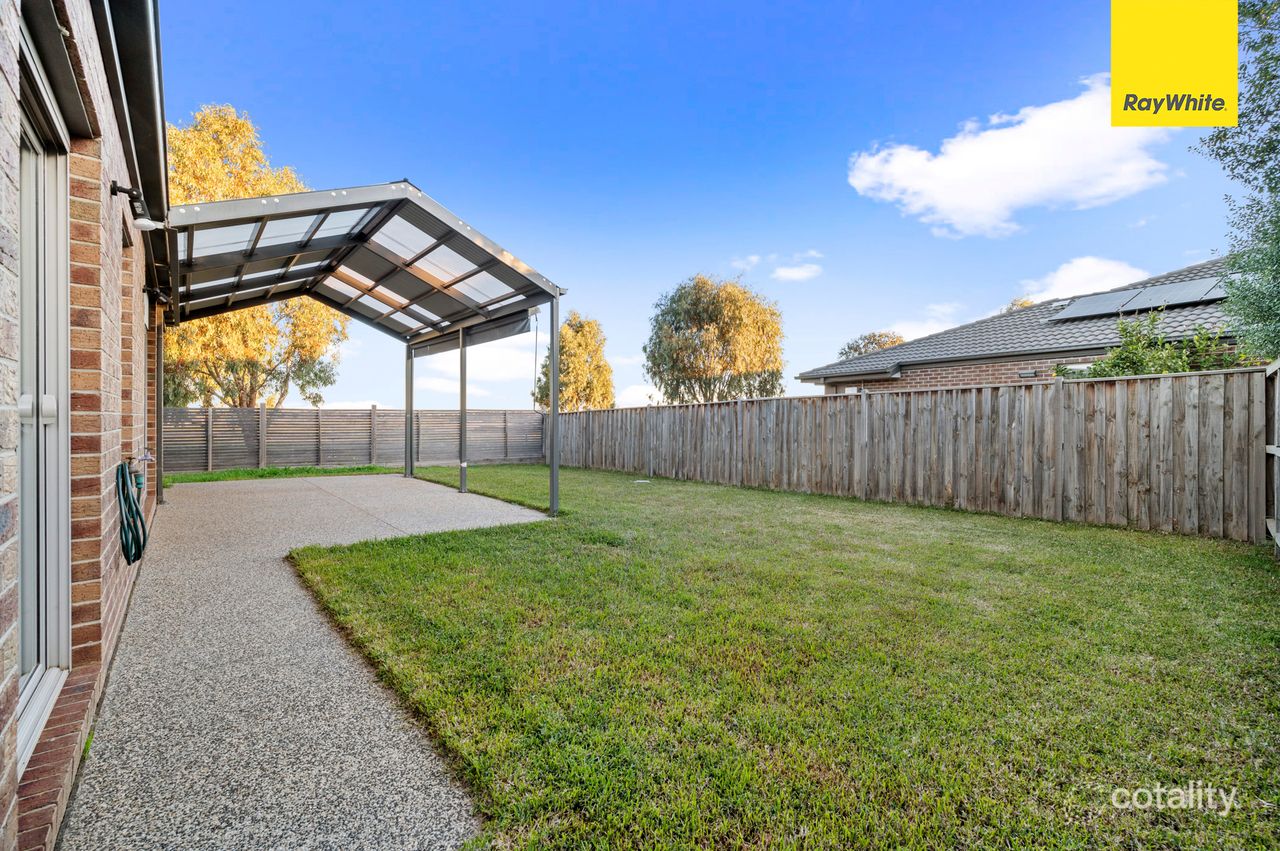 15 Oldbridge Bvd, Weir Views, VIC 3338