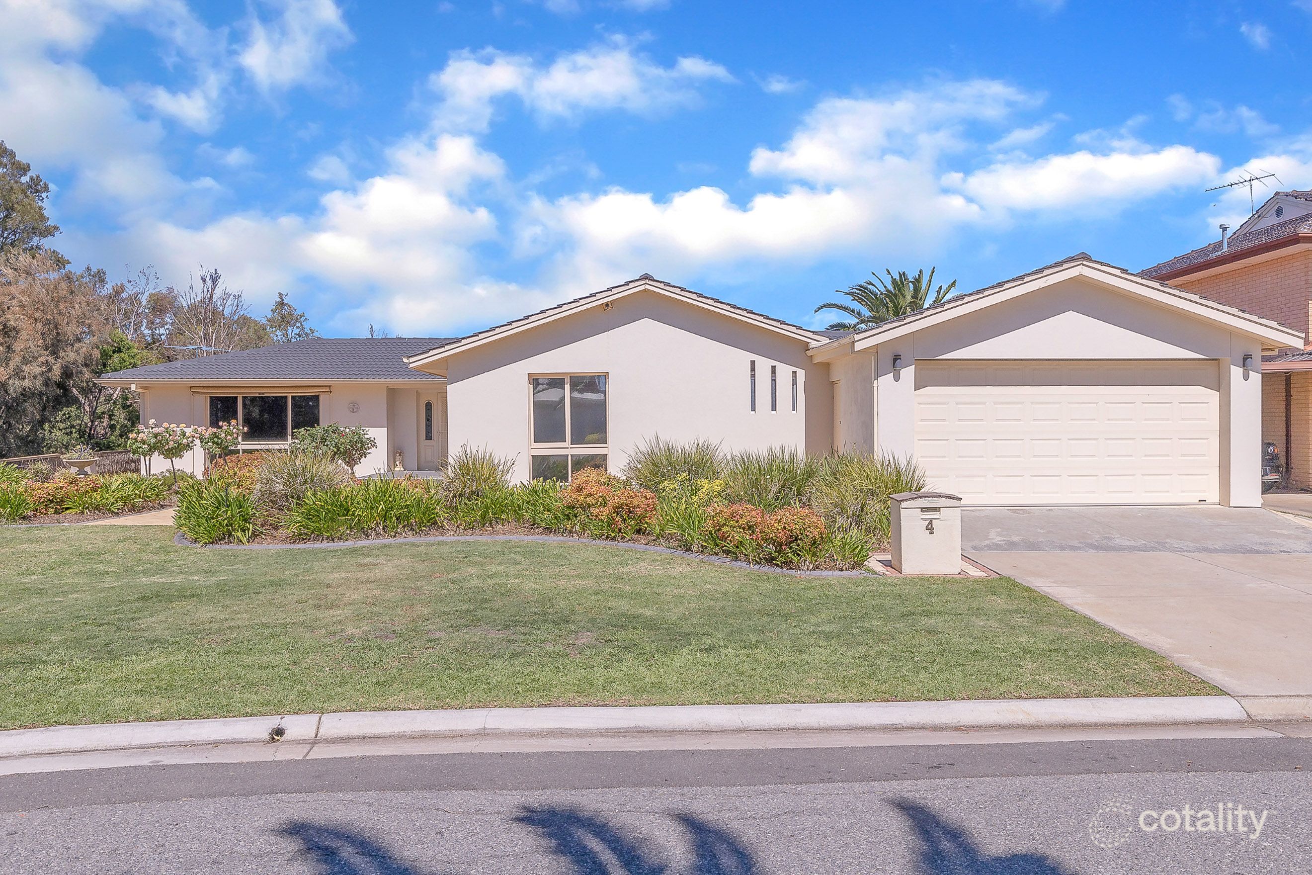 4 Kooyonga Gr, West Lakes, SA 5021