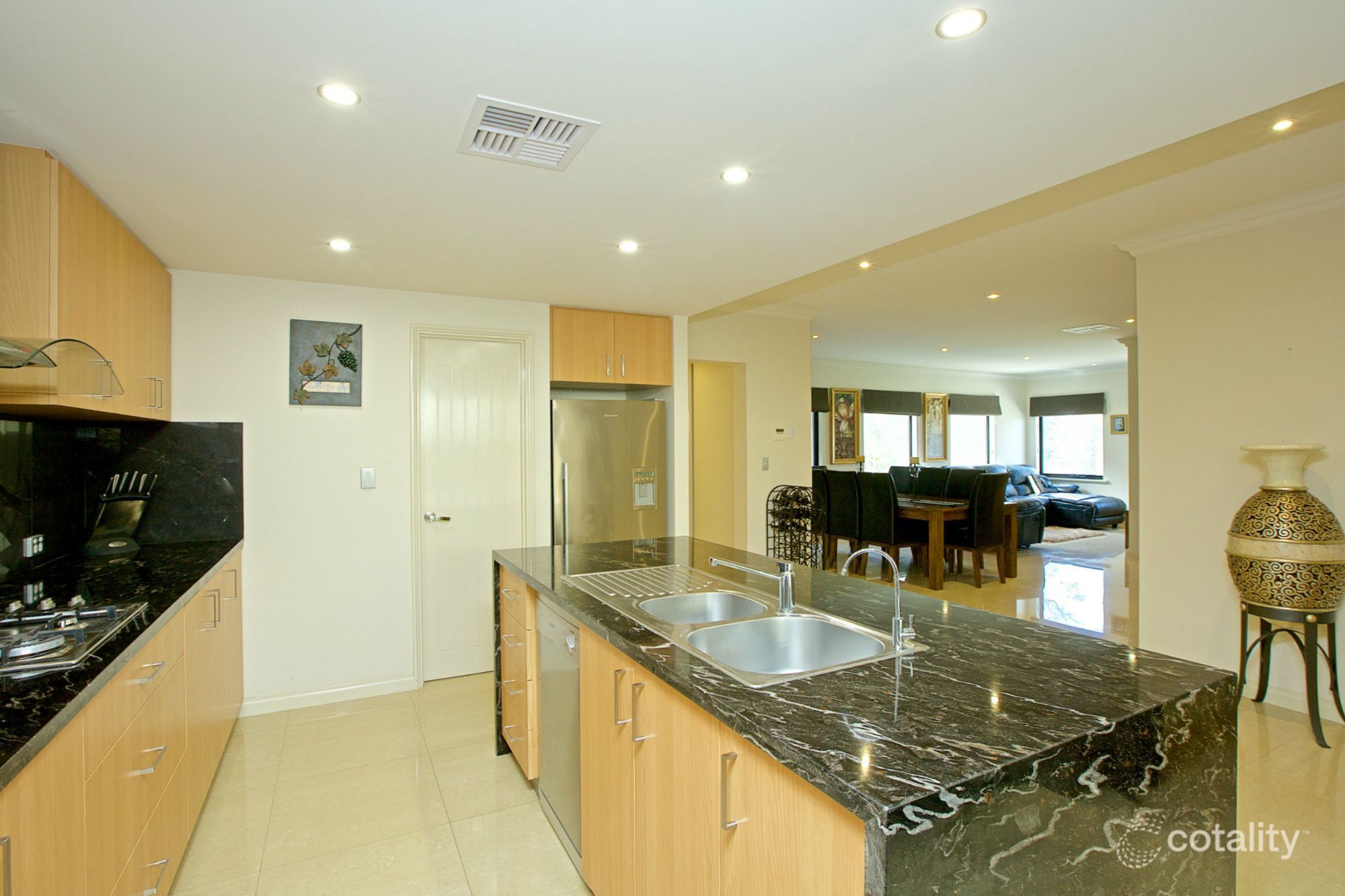 20b Balcombe St, Westminster, WA 6061