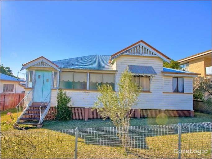 26 Joffre St, Booval, QLD 4304