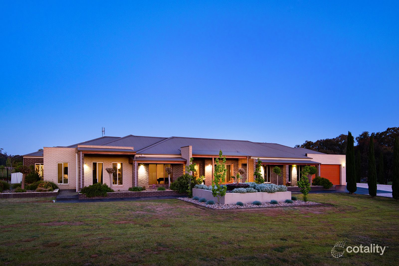 13 Bettys Ave, Junortoun, VIC 3551